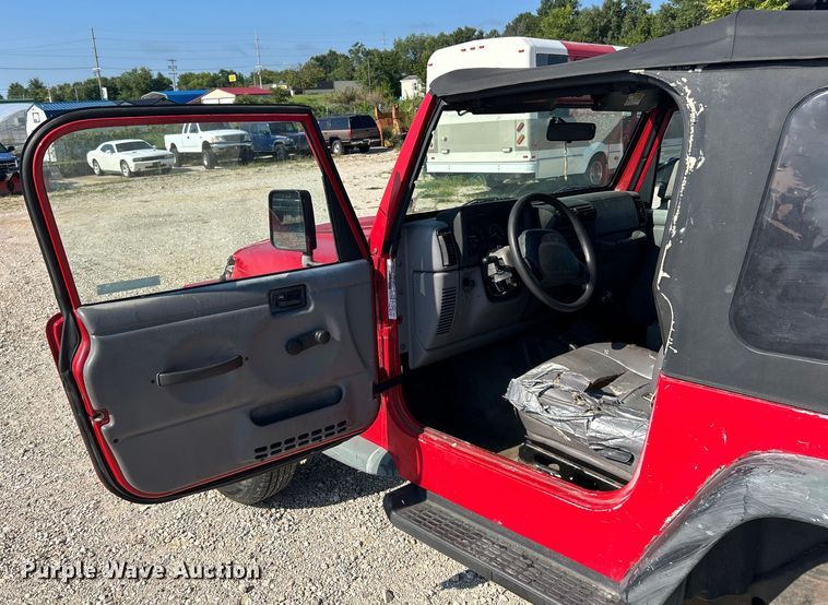 image for item EK3062 1998 Jeep Wrangler SUV