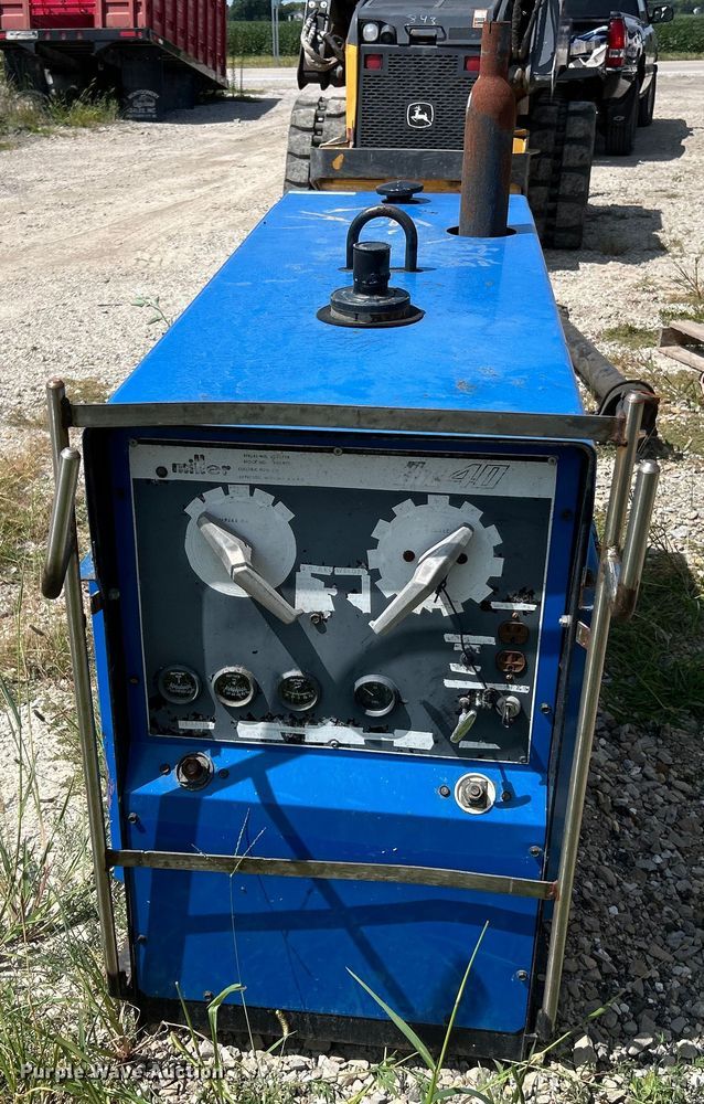 image for item EK3230 Miller Big 40 welder/generator