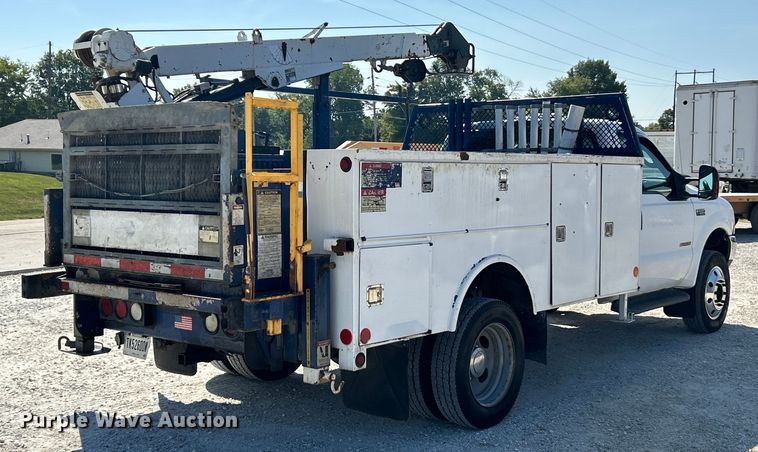 image for item EK3234 2004 Ford F550 Super Duty XLT utility / service truck