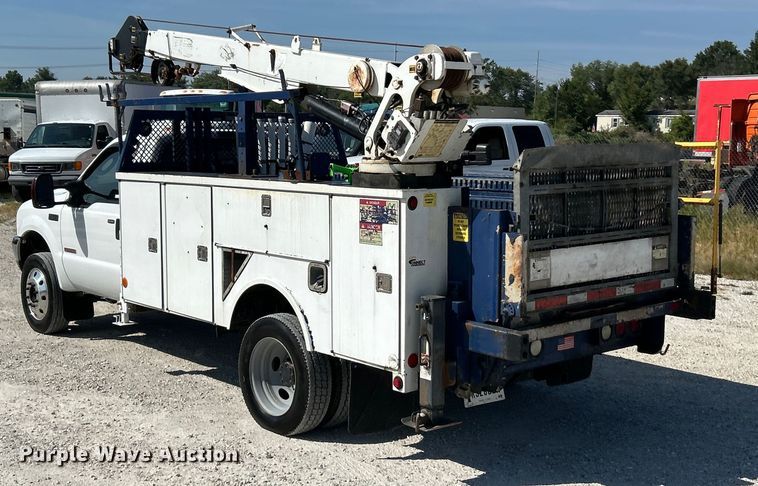 image for item EK3234 2004 Ford F550 Super Duty XLT utility / service truck