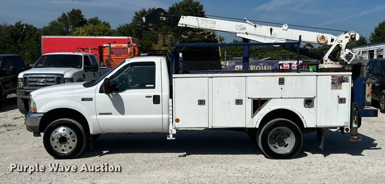image for item EK3234 2004 Ford F550 Super Duty XLT utility / service truck