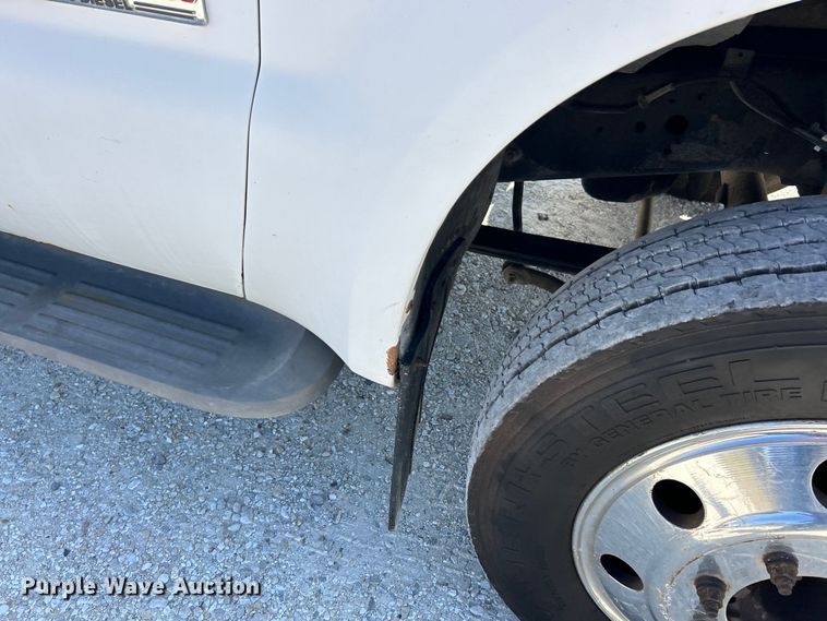 image for item EK3234 2004 Ford F550 Super Duty XLT utility / service truck