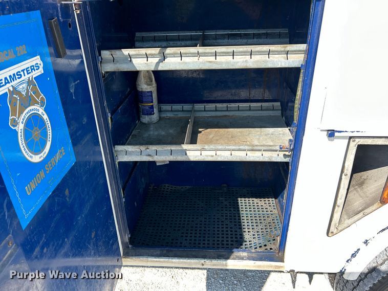 image for item EK3234 2004 Ford F550 Super Duty XLT utility / service truck