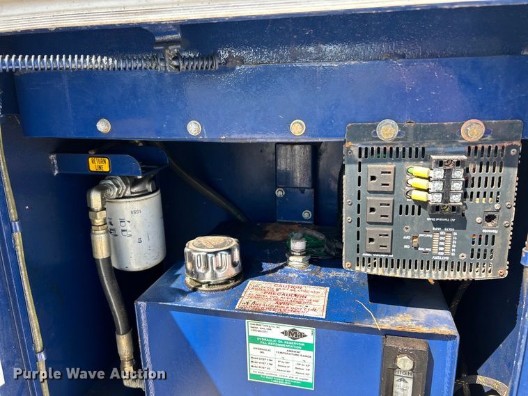 image for item EK3234 2004 Ford F550 Super Duty XLT utility / service truck