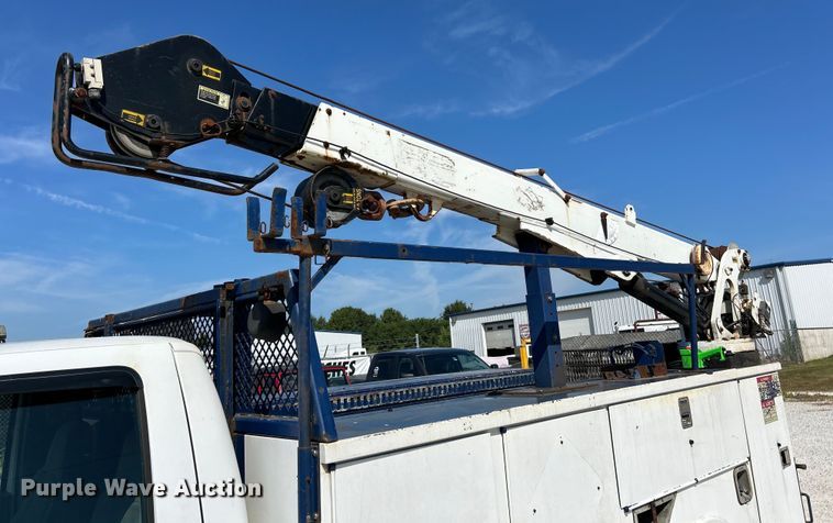 image for item EK3234 2004 Ford F550 Super Duty XLT utility / service truck