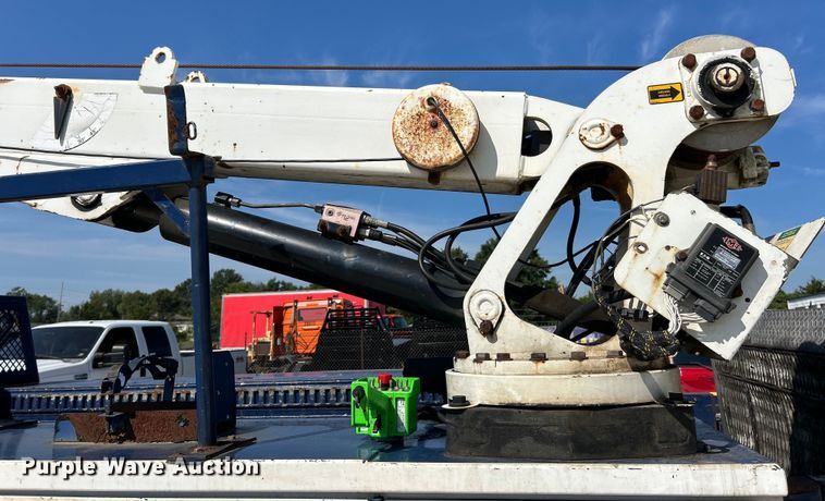 image for item EK3234 2004 Ford F550 Super Duty XLT utility / service truck