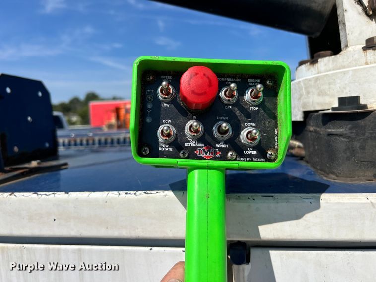 image for item EK3234 2004 Ford F550 Super Duty XLT utility / service truck