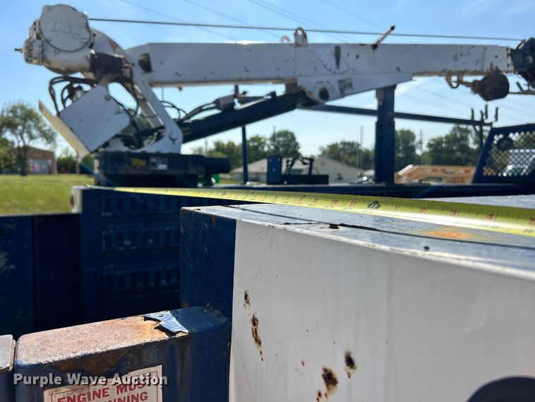 image for item EK3234 2004 Ford F550 Super Duty XLT utility / service truck