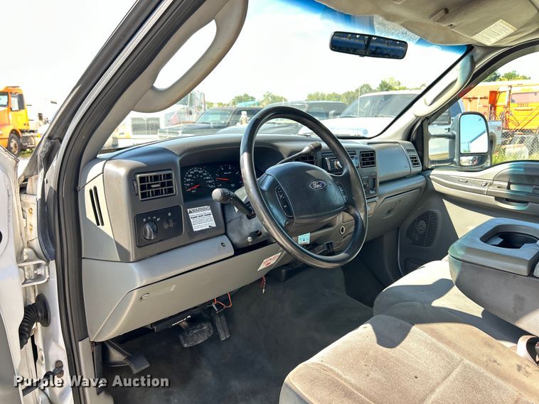 image for item EK3234 2004 Ford F550 Super Duty XLT utility / service truck