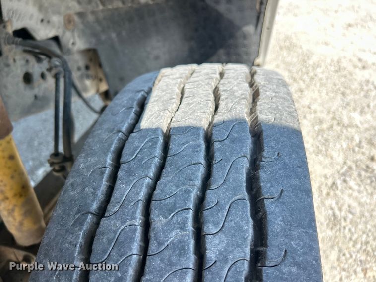 image for item EK3234 2004 Ford F550 Super Duty XLT utility / service truck