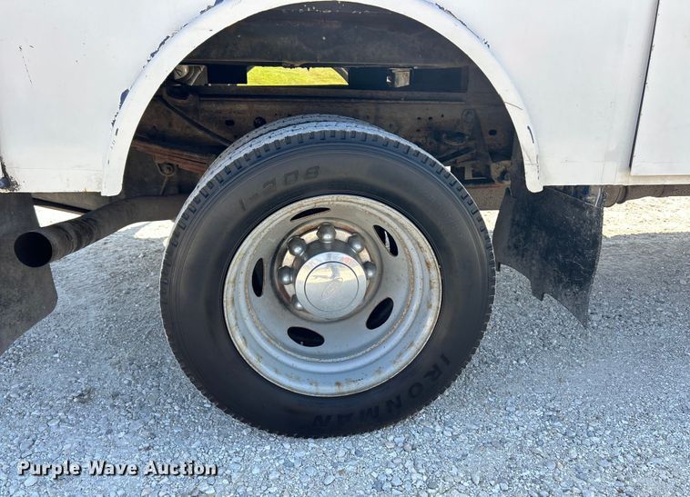 image for item EK3234 2004 Ford F550 Super Duty XLT utility / service truck