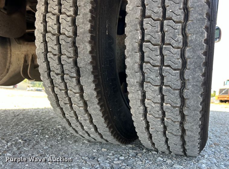 image for item EK3234 2004 Ford F550 Super Duty XLT utility / service truck