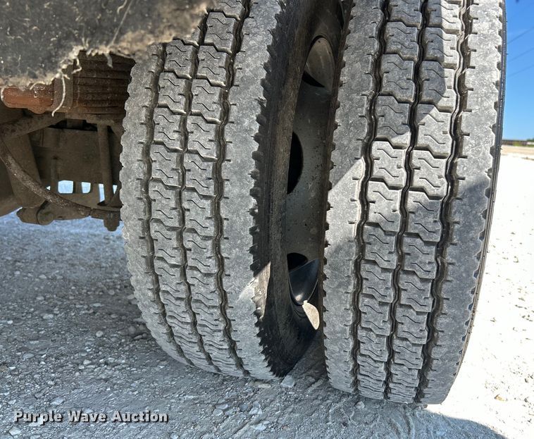 image for item EK3234 2004 Ford F550 Super Duty XLT utility / service truck