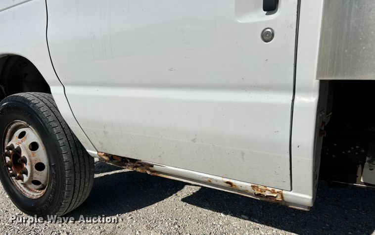 image for item EK3237 2007 Ford E350 Super Duty delivery truck