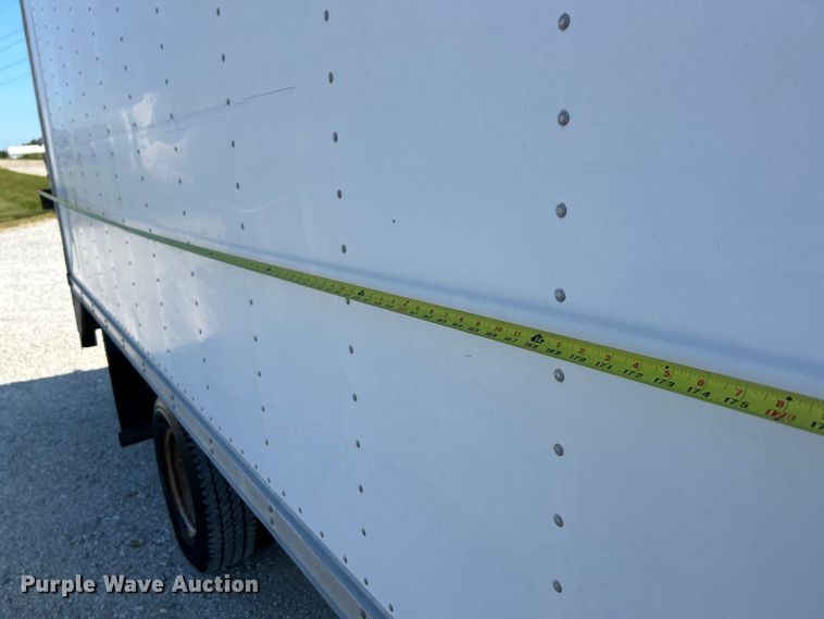 image for item EK3237 2007 Ford E350 Super Duty delivery truck