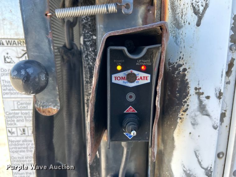 image for item EK3237 2007 Ford E350 Super Duty delivery truck