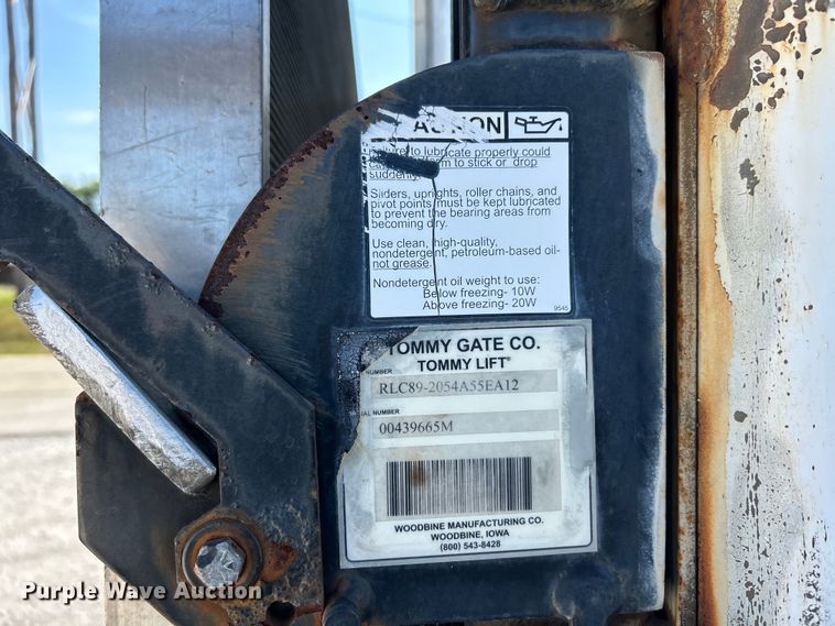 image for item EK3237 2007 Ford E350 Super Duty delivery truck