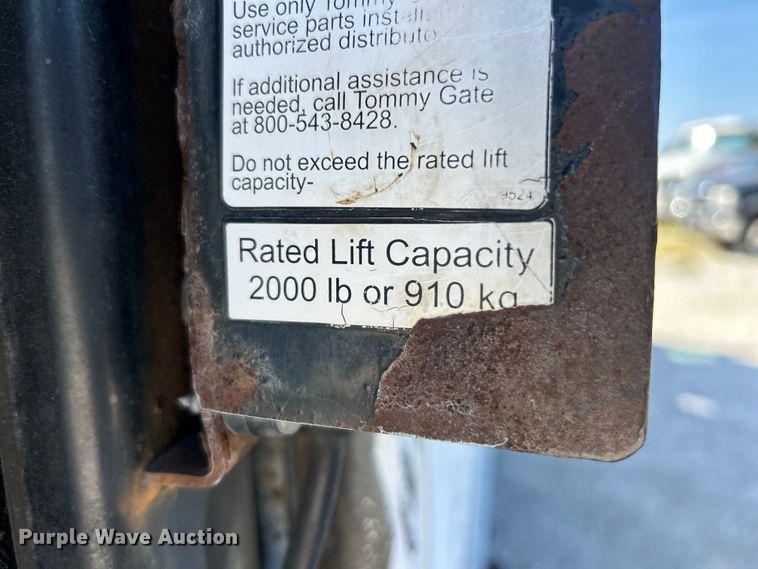 image for item EK3237 2007 Ford E350 Super Duty delivery truck