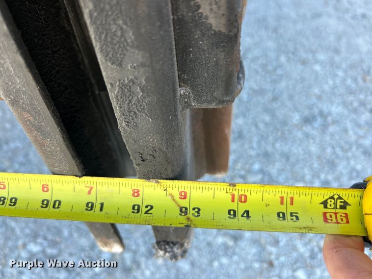 image for item EK3237 2007 Ford E350 Super Duty delivery truck