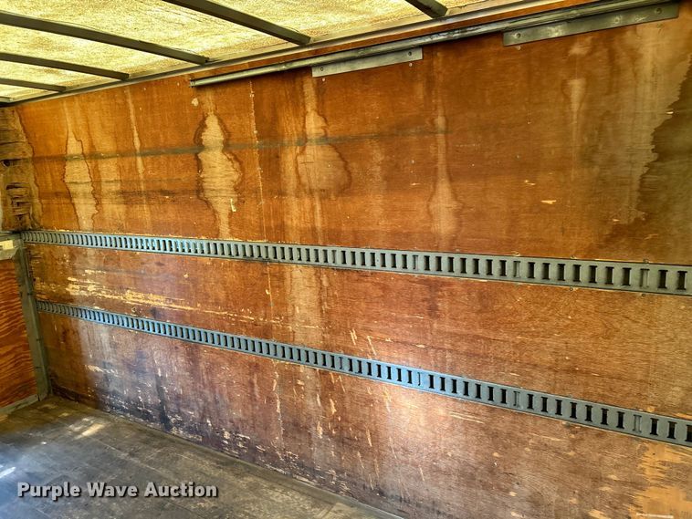 image for item EK3237 2007 Ford E350 Super Duty delivery truck