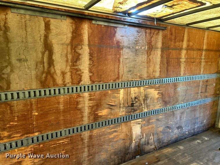 image for item EK3237 2007 Ford E350 Super Duty delivery truck