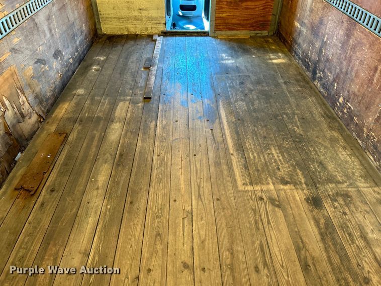 image for item EK3237 2007 Ford E350 Super Duty delivery truck