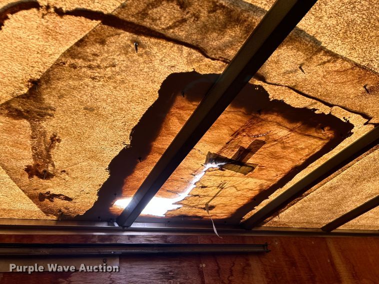 image for item EK3237 2007 Ford E350 Super Duty delivery truck