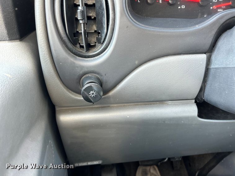 image for item EK3237 2007 Ford E350 Super Duty delivery truck