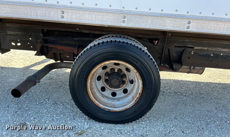 image for item EK3237 2007 Ford E350 Super Duty delivery truck