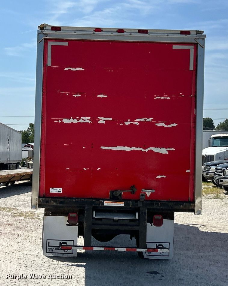 image for item EK3239 2005 International  4300 box truck