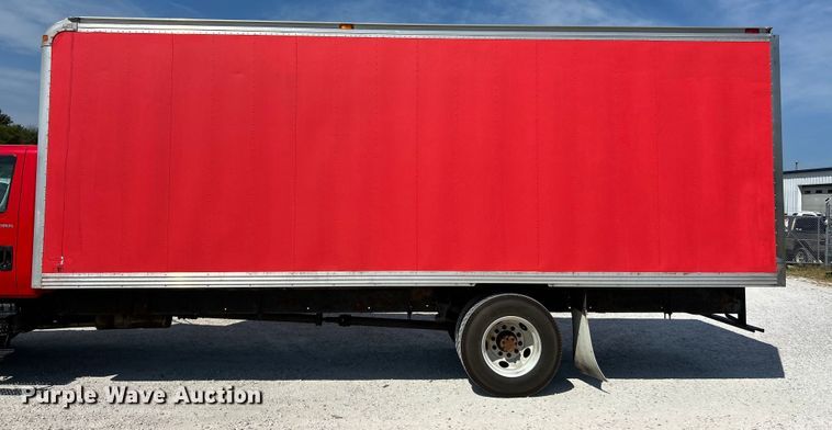 image for item EK3239 2005 International  4300 box truck