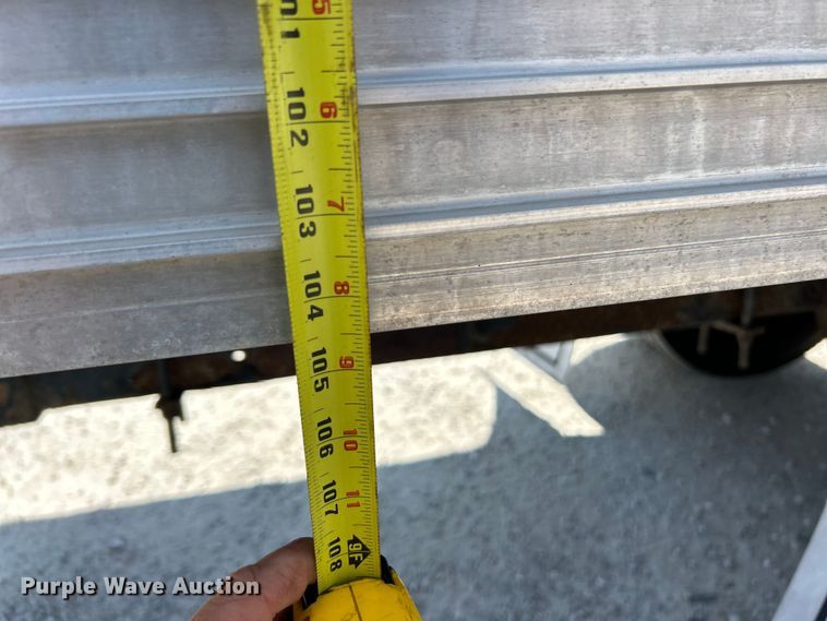 image for item EK3239 2005 International  4300 box truck