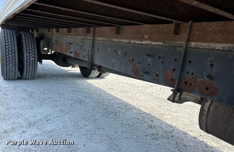 image for item EK3239 2005 International  4300 box truck