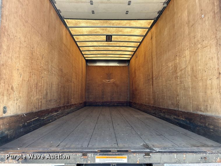 image for item EK3239 2005 International  4300 box truck