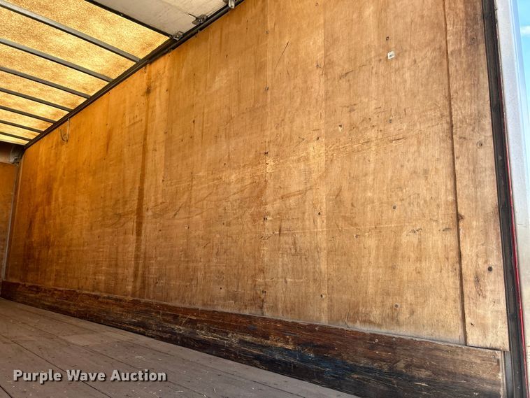 image for item EK3239 2005 International  4300 box truck