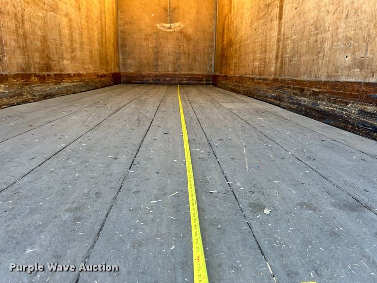 image for item EK3239 2005 International  4300 box truck