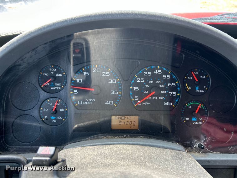 image for item EK3239 2005 International  4300 box truck