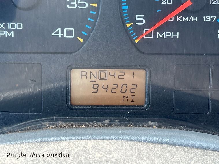 image for item EK3239 2005 International  4300 box truck