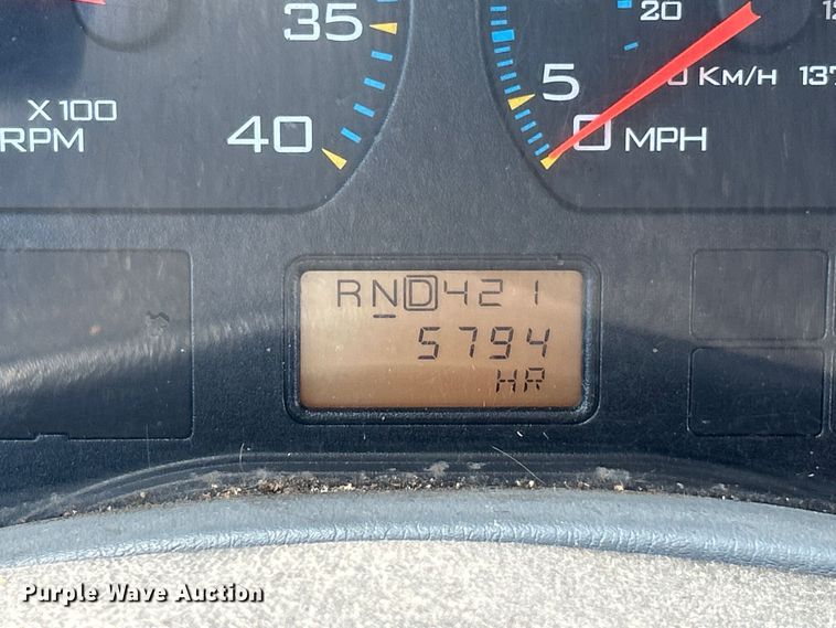 image for item EK3239 2005 International  4300 box truck