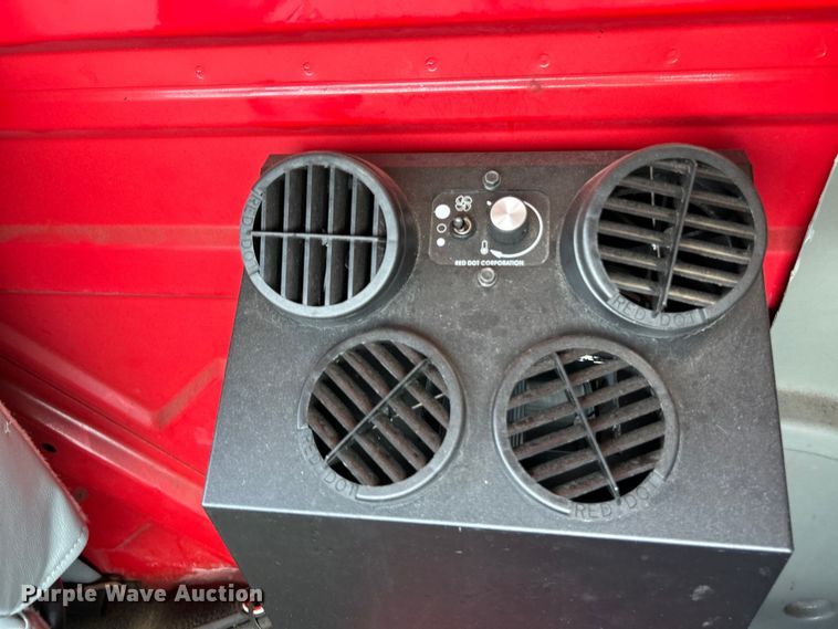 image for item EK3239 2005 International  4300 box truck