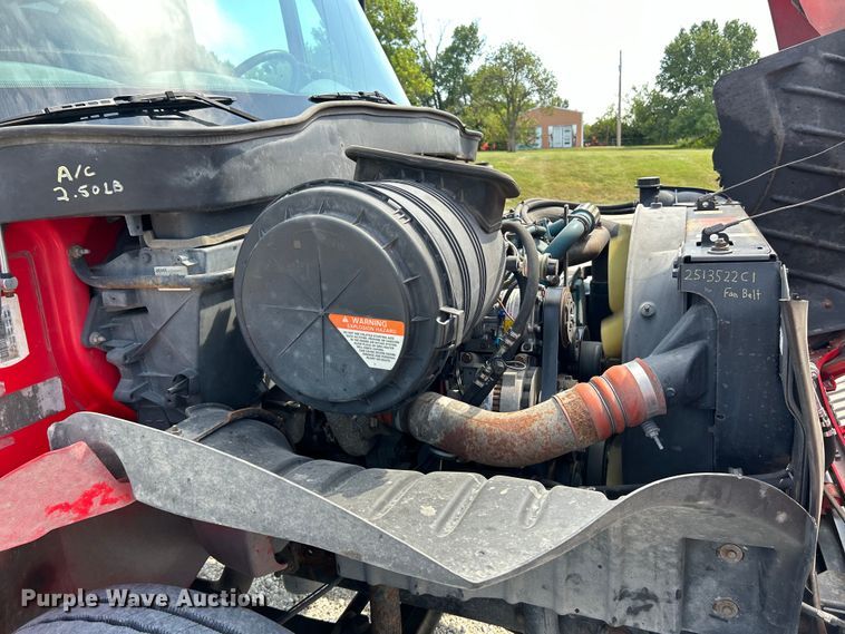 image for item EK3239 2005 International  4300 box truck