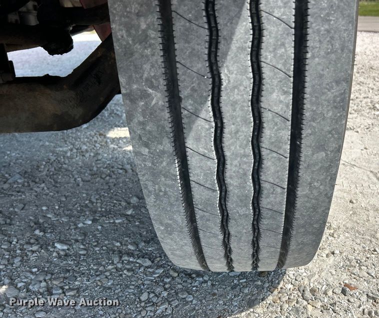 image for item EK3239 2005 International  4300 box truck