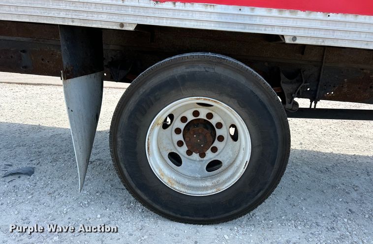 image for item EK3239 2005 International  4300 box truck