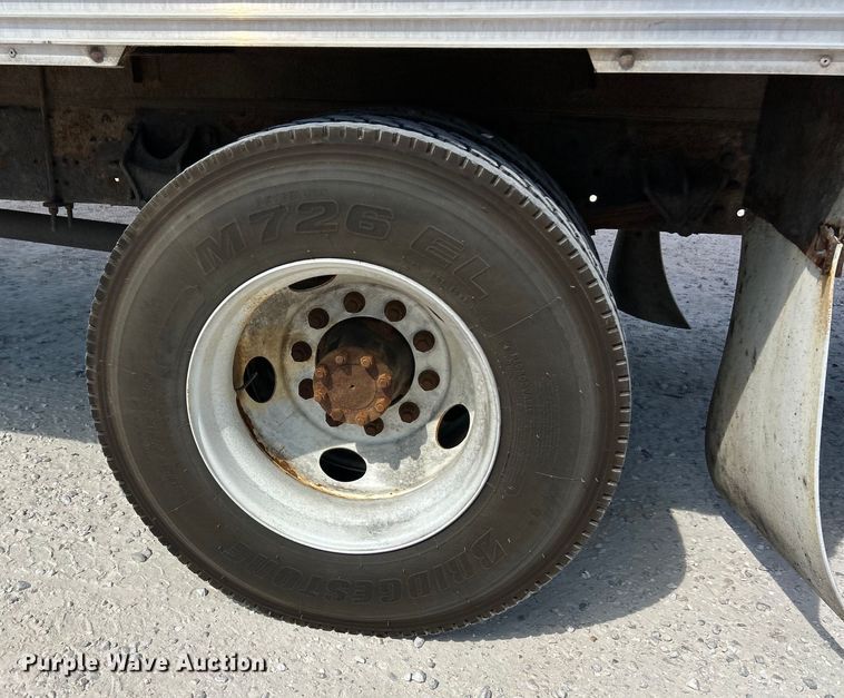 image for item EK3239 2005 International  4300 box truck