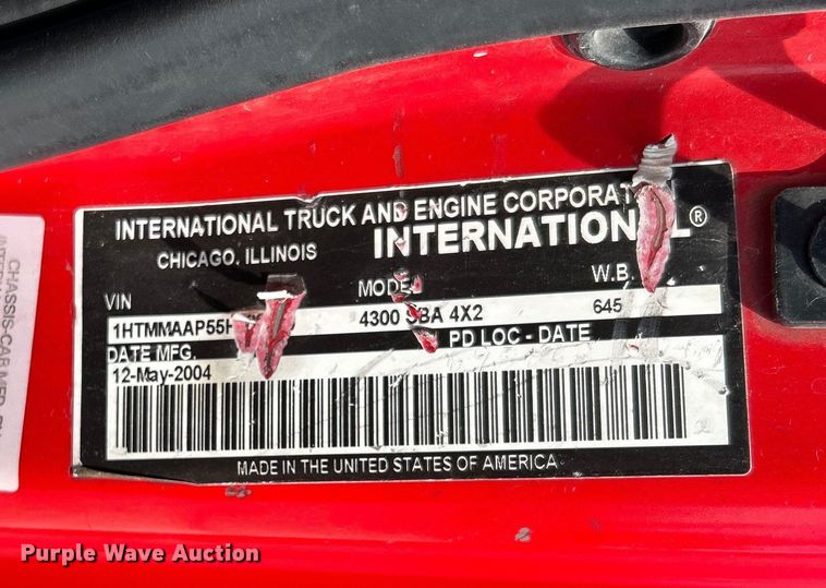 image for item EK3239 2005 International  4300 box truck
