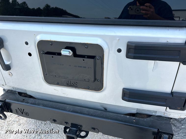 image for item EK3257 2010 Jeep Wrangler Sahara SUV