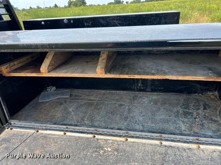 image for item EK3262 2021 Ford F450 Super Duty XL flatbed truck