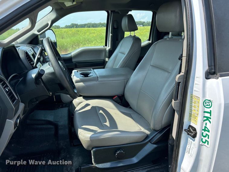 image for item EK3262 2021 Ford F450 Super Duty XL flatbed truck