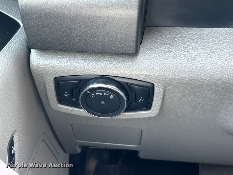 image for item EK3262 2021 Ford F450 Super Duty XL flatbed truck