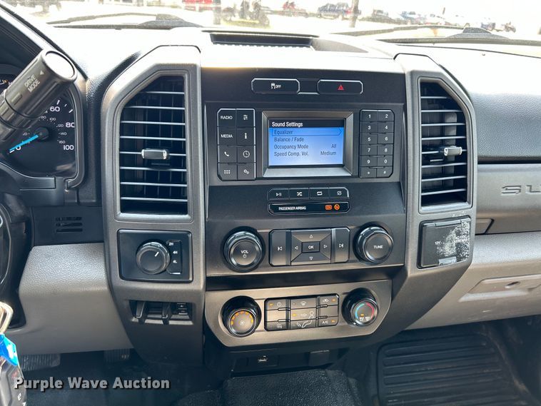 image for item EK3262 2021 Ford F450 Super Duty XL flatbed truck